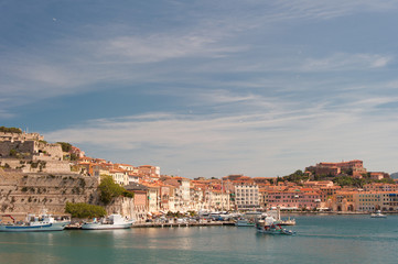 Fototapeta na wymiar Insel Elba Hafen Portoferraio