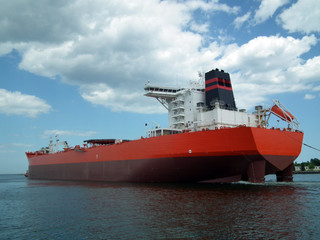 Oil tanker ship