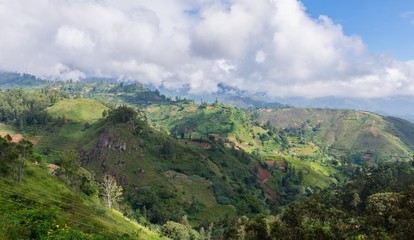 Fototapeta na wymiar Hilly landscape in central Sri-Lanka