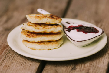 Cheesecakes with mint and sour cream. Yummy dessert