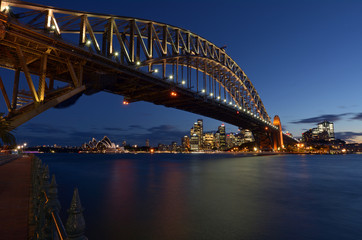Fototapeta na wymiar Sydney Harbour Bridge and Sydney Skyline at dusk