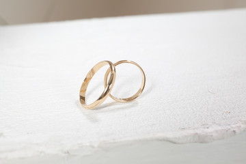 Alianzas de boda doradas