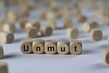 Unmut - Holzwürfel mit Buchstaben