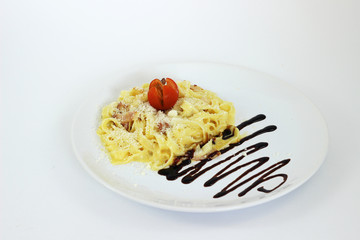 Заголовок  Classic Pasta carbonara on white  background