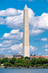 Obraz premium The Washington Monument seen across the Tidal Basin in Washingto