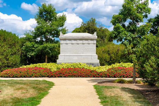 Tomb of the Unknown Soldiers fallen at the American Civil War at