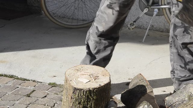 Hacha de mano Mannaia Hatchet Machadinha Scure Beil 손도끼 &Oslash;kse outil Ascia تیشه Accetta Machada Hachette Balta Hagge Bijl
