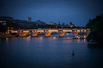 Fototapeta premium City lights in Paris