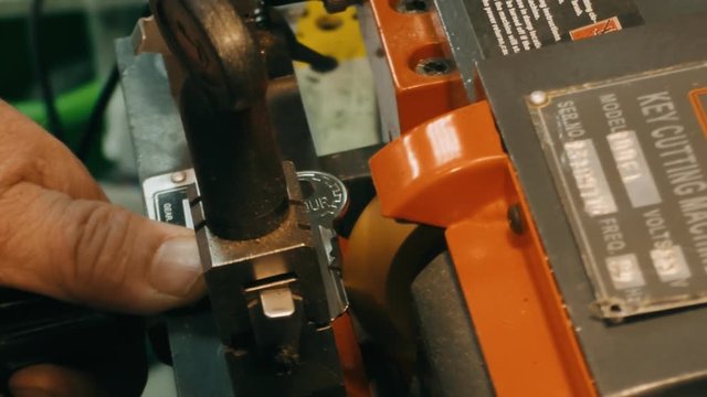 Making key on the machine