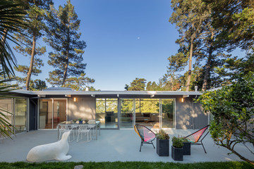Mid Century Modern home with open floorplan and outdoor furnitur