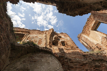 Ruzhany Palace ruins