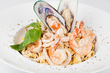 spaghetti with seafood
