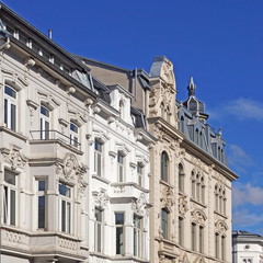 Fototapeta na wymiar Stilvolle Altbauten in der Altstadt von AACHEN