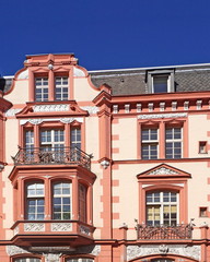 Fototapeta na wymiar Stilvolle Altbauten in der Altstadt von AACHEN