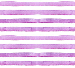 Modèle sans couture avec des rayures horizontales violettes peintes à l& 39 aquarelle sur fond isolé blanc