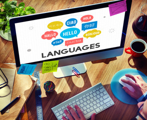 Multilingual Greetings Languages Concept © Rawpixel.com