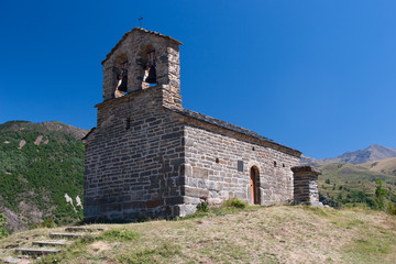Fototapeta na wymiar Ermita de San Quirce de Durro (Sant Quirc de Durro)