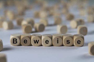 Beweise - Holzwürfel mit Buchstaben