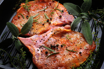 Sus scrofa domesticus Lợn nhà Sika Mas-cio Braciole Домашняя свинья di Świnia domowa maiale Varken in tam Porc salsa Hausschwein rossa Domestic pig Braciola Domaća svinja © Comugnero Silvana