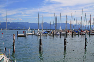 Obraz premium Yachten im Hafen von Lindau am Bodensee