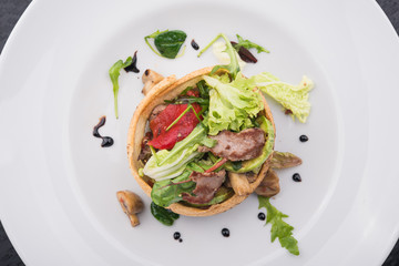 salad of veal and fresh vegetables