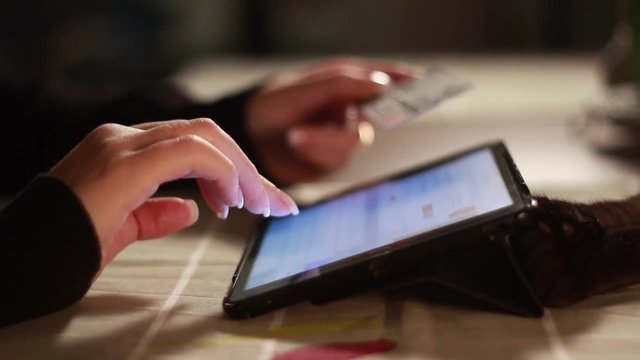 Ipad tracking shot