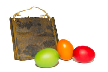 Bunte Eier mit leerem Schild