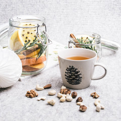 Wintertee und Duftglas