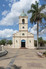 Kuba,Vinales;  Außenaufnahme von der historischen Kirche von  " Vinales ".