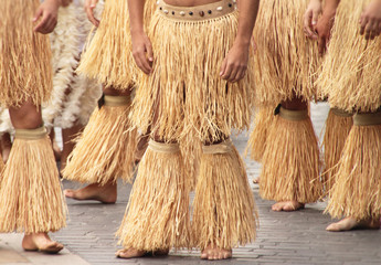 Fototapeta premium Bailarines de folklore de la Isla de Pascua, Rapa Nui