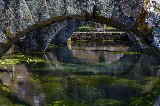Fuente o Manantial de La Reana en Palencia Espa&ntilde;a