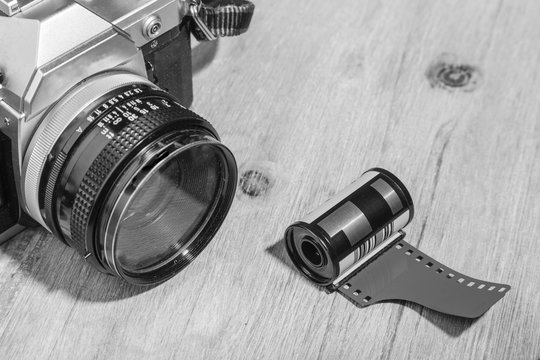 Macchina fotografica Vintage con rullino