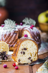 cake with raisins