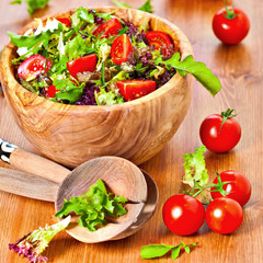 Mixed lettuce salad and tomatoes