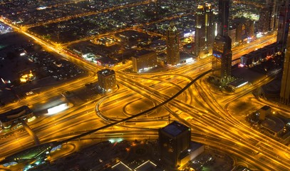 Fototapeta na wymiar A stunning view of the freeways in downtown Dubai (UAE) at night