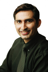 Obraz premium Executive looking at camera, smiling