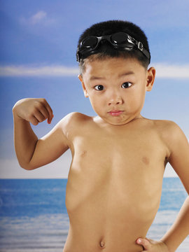 boy making a muscel