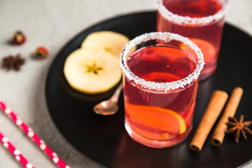 Morse red currant with cinnamon and lemon
