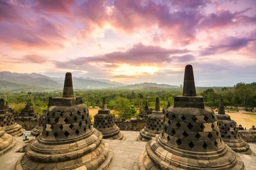 Fotobehang Indonesië geweldige zonsondergang bij de borobudur-tempel, indonesië