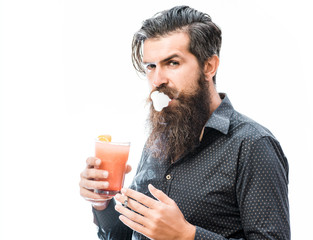 Fototapeta premium bearded man with nonalcoholic cocktail
