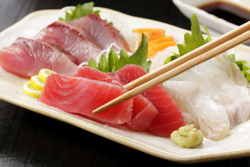 メバチマグロの刺身　Sliced raw bigeye tuna