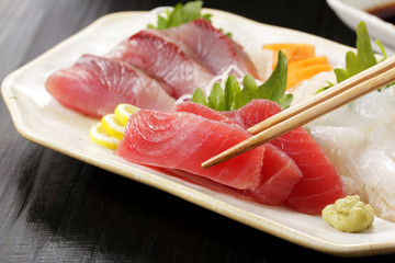 メバチマグロの刺身　Sliced raw bigeye tuna