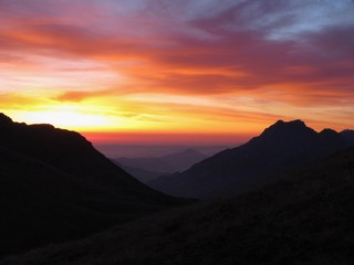 закат в горах