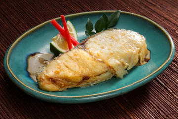 ひらす一夜干し皿盛り