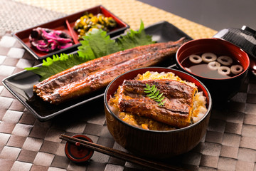 うな丼とうなぎ蒲焼