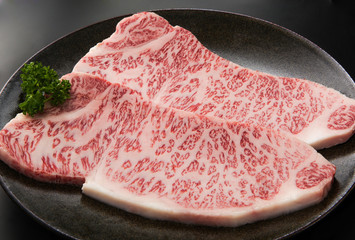 和牛ロースステーキ肉皿盛り