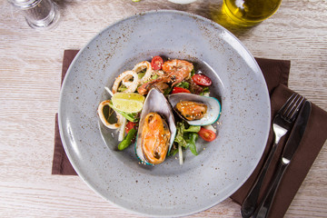 salad with seafood