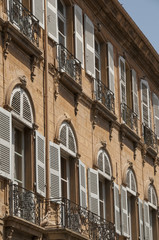 Fototapeta na wymiar Windows and Balconies, Aix en Provence