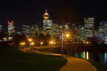 Fototapeta na wymiar Seaside promenade at night in Vancouver, Canada.