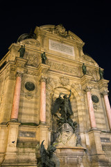 Fototapeta na wymiar Building in Paris by night